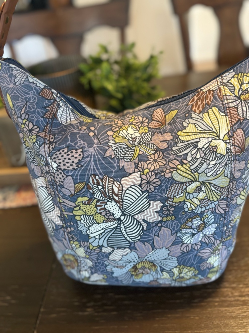 Sakroots Sequoia Shadow Flower Power Floral Hobo with Butterfly Keychain 😍 EUC - Picture 6 of 10
